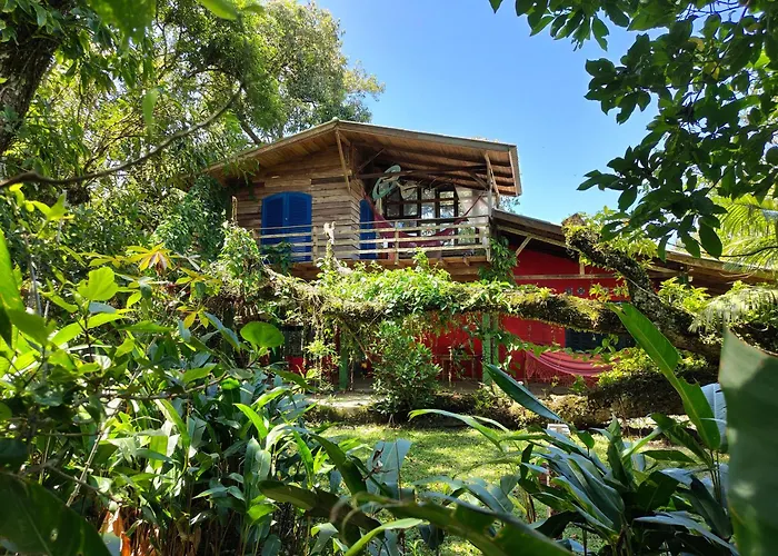 Casa Estilosa e Rústica com Vista para o Pôr do Sol da Ilha do Mel!